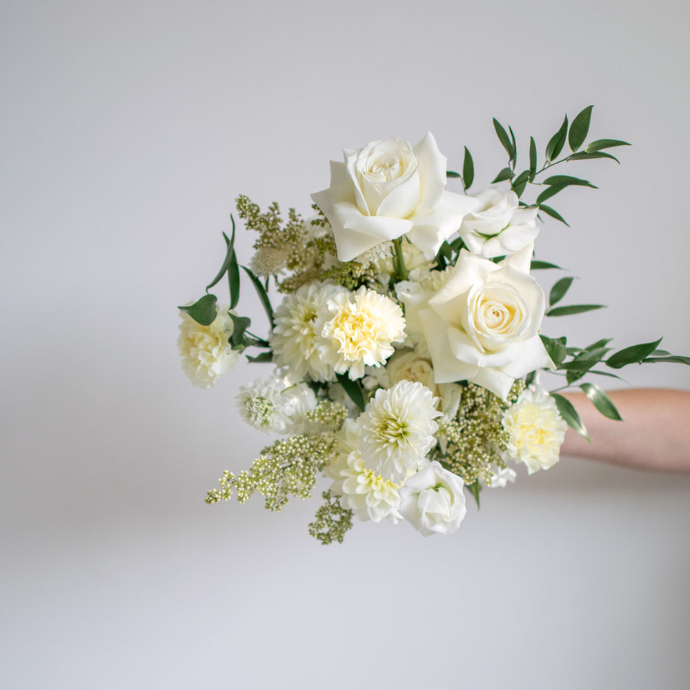 Gypsophila bouquet hot sale bridesmaid